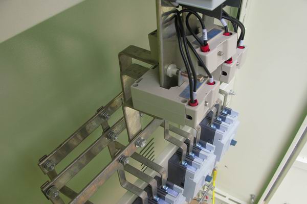 清新配电柜-应急照明配电柜使用对工作人员的具